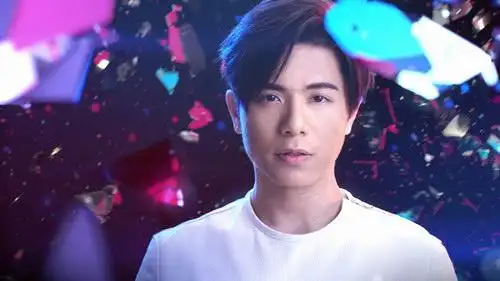 韦礼安《intro》mv曝花絮 绿幕空景挑战演技