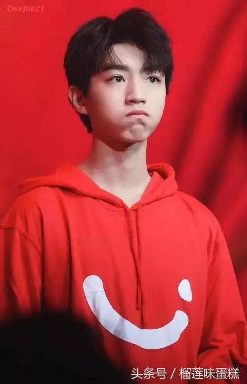 tfboys王俊凯各种扁嘴嘟嘴卖萌照,粉丝们知道吗?