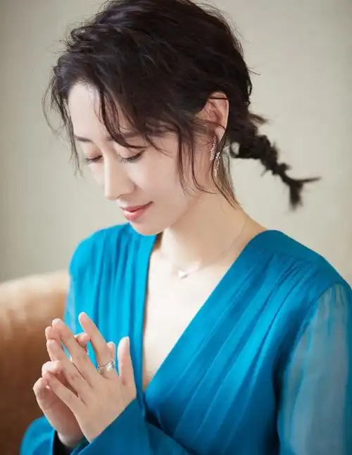 刘敏涛 优雅知性写真,大姐就是大姐,一颦一笑都那么骄傲和自信