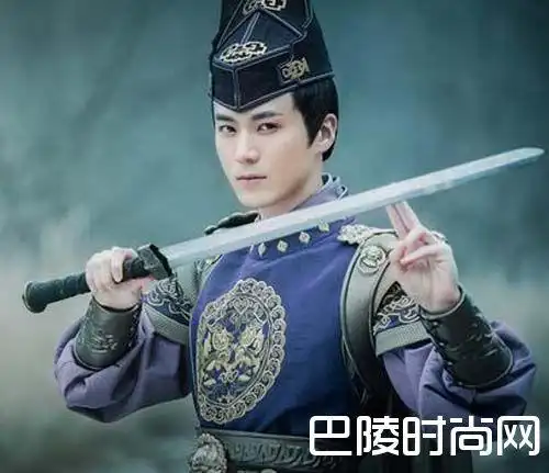 茅子俊为什么不红总演配角 茅子俊和秦俊杰很像的对比图