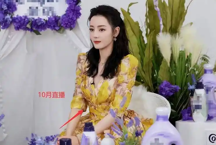 曝迪丽热巴怀孕将要出国生产,本人现身摄影棚,身材窈窕力破谣言