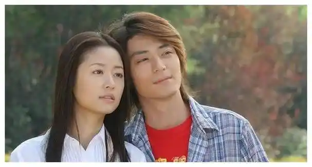 林心如霍建华高调庆生,素颜穿毛衣减龄,48岁被宠幸福上天.