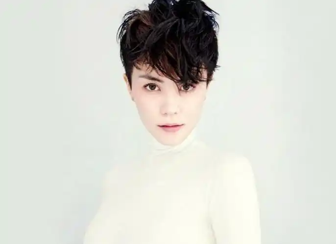 王菲的哪个部位最美?_新浪看点