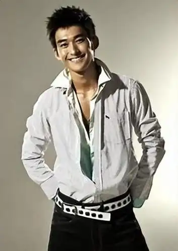 【蔑视尊重】李易峰,在事件曝光之前,他是娱乐圈中引人注目的焦点人物