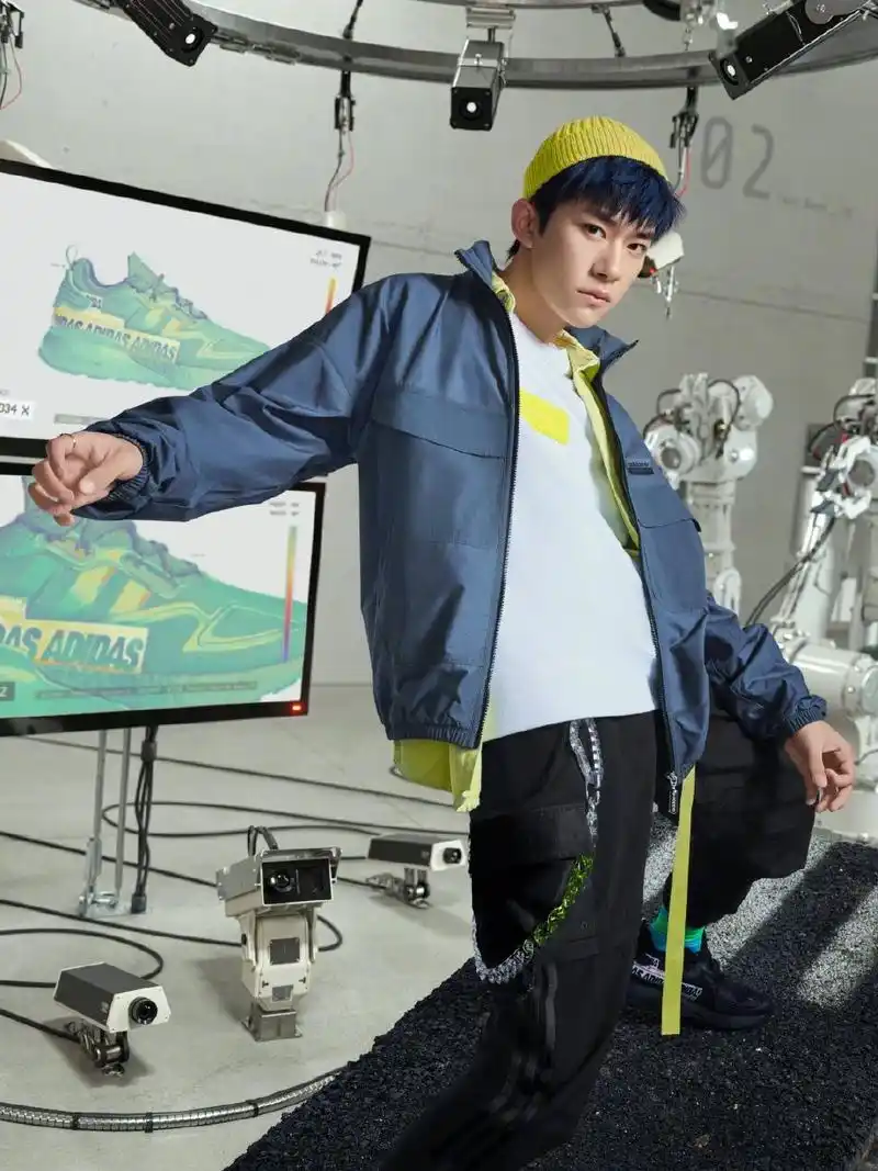 易烊千玺阿迪达斯广告大片上线 春日科技感穿搭来啦