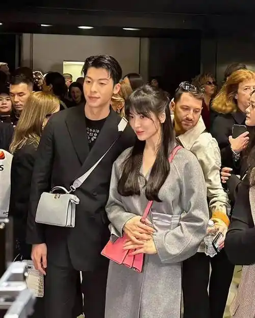 原创张子枫爱渣男王宝强秀恩爱董洁疑日久生情1天7个瓜太乱了