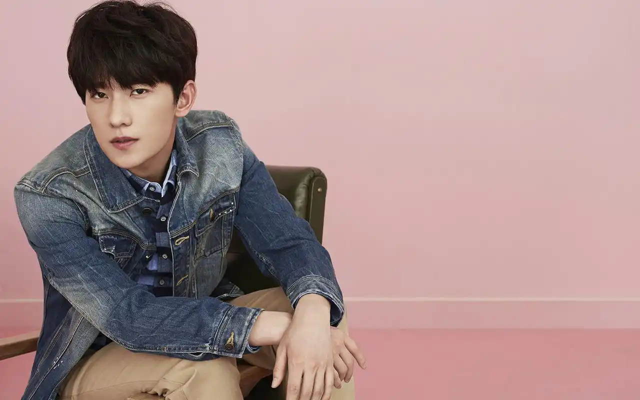 杨洋帅气图片桌面壁纸高清大图预览1920x1200_大陆明星下载_美桌网