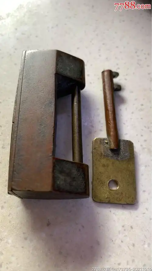 老铜锁老锁铜锁