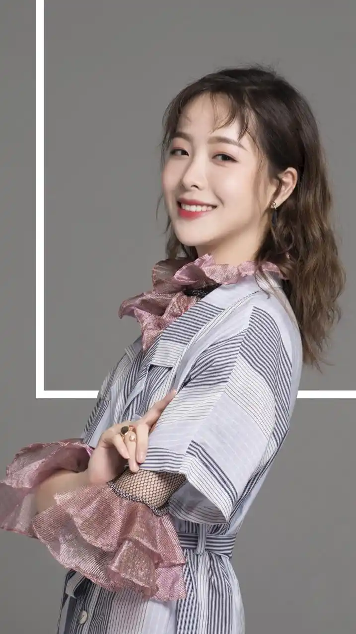 女神赵尧珂,自然的女神范儿尽显嫣然,温柔如水淑女范