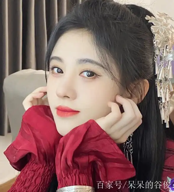 身高不足160的6位女星,个顶个红,最火是这位网红,火到韩国