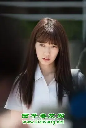 朴信惠直发空气刘海发型图片 时尚甜美的直发图片