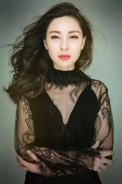 独家探班杜雪瑛变身都市女郎广元籍演员王岚新戏秀爱情