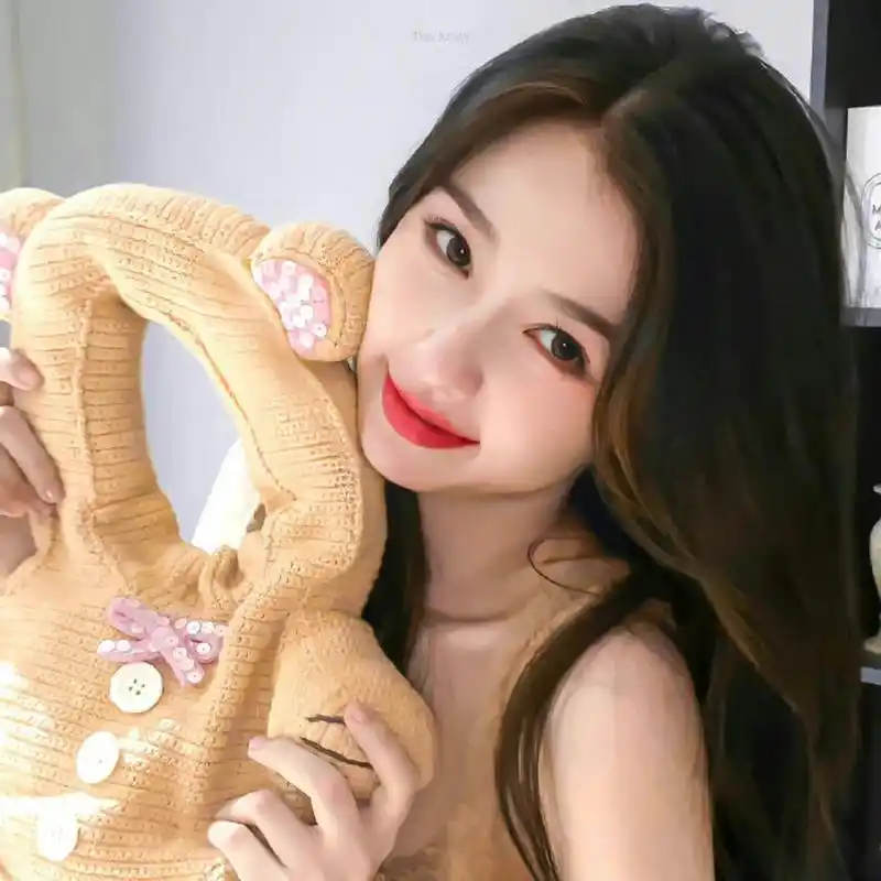 这组虞书欣头像 真的太喜欢了 #虞书欣# #虞书欣头像# #头像分享#