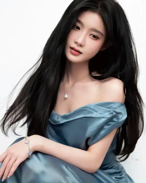 歌手,唱作人@陈意涵estelle今日《百分百歌手》舞台,正在播出78