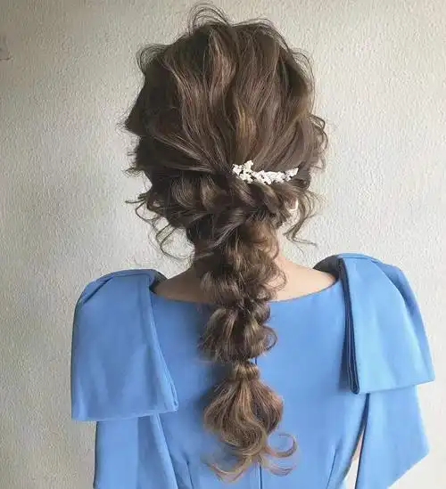 今年流行什么编发?12款编扎造型,慵懒随性时髦精致,很有女人味