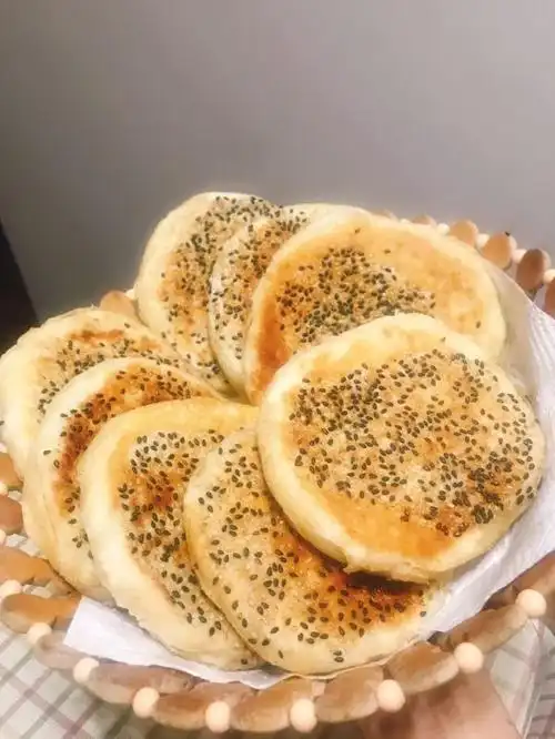 用电饼铛烙成这样两面金黄,油酥烧饼就做好啦