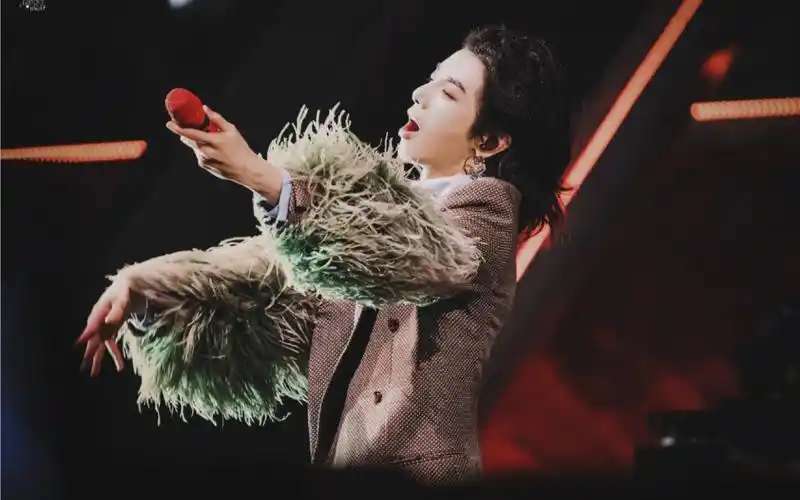 华晨宇2021火星演唱会《疯人院》