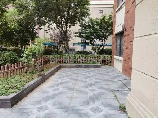 英伦联邦多层一楼带院子3室2厅精装修淮师附小学区位于理工大对面出售