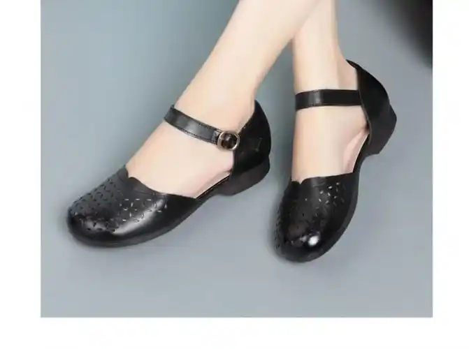 女式真皮夏天凉皮鞋包头中空鞋女夏季圆头低跟软底休闲一字扣 黑色 39