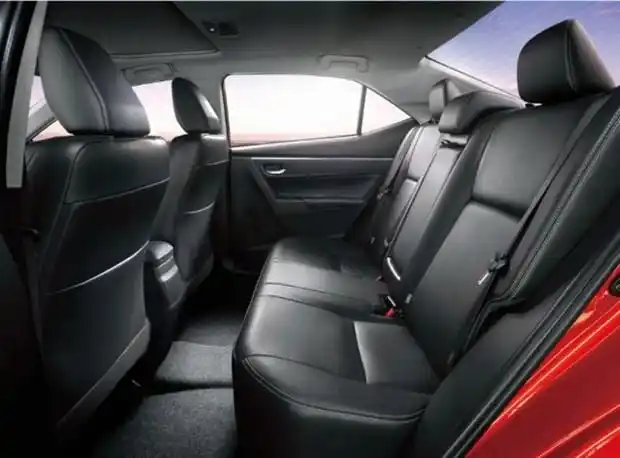 决不妥协!广汽丰田新感观领秀中级车——雷凌!