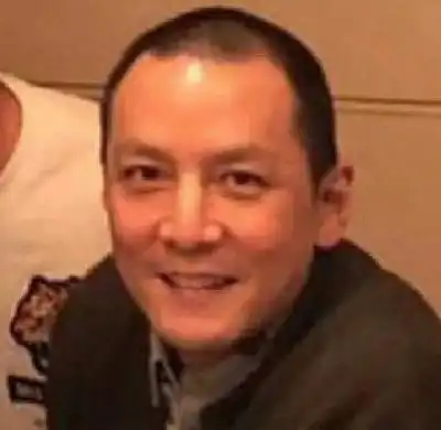 确实,吴彦祖就是吴彦祖,毕竟和普通帅哥不一样,就算脱发脱成了光头