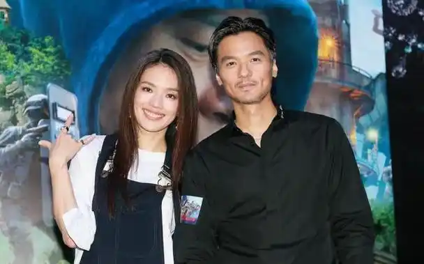 舒淇冯德伦结婚8周年补办中式婚宴,甜蜜亲吻相互表白,众星见证