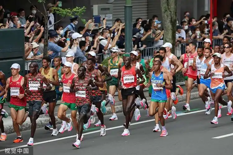 1/ 12 北京时间8月8日消息,东京奥运会最后一天,男子马拉松比赛展开