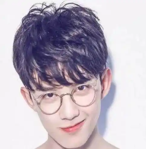 4,吴磊,最喜欢的一位童星了,三石弟弟真的还是帅出了一个高度了.