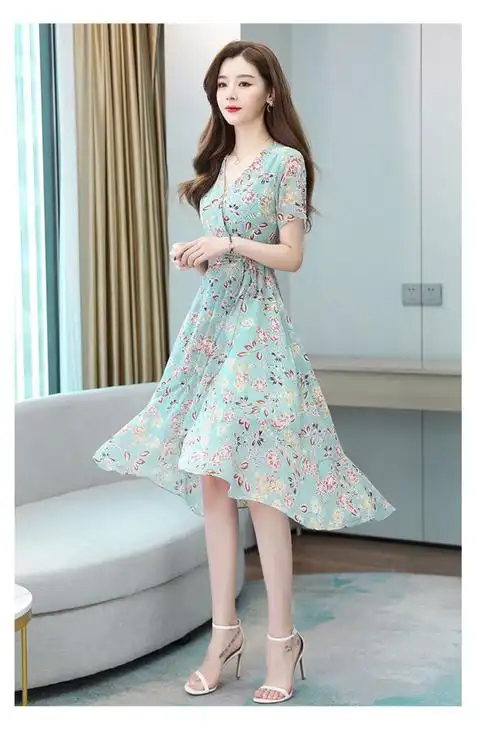 碎花连衣裙女春夏2024年新款大码女装夏装v领气质高端洋气中长群 - 17