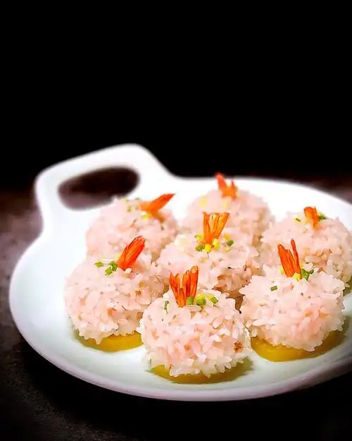 鹏妈在奔跑做的虾仁珍珠丸子