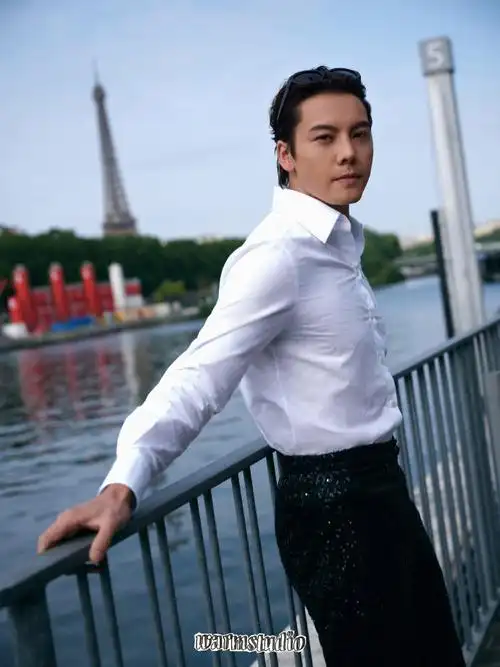 陈伟霆巴黎看秀造型##巴黎高定时装周