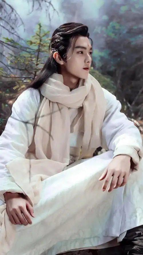 陆续让许凯和张楠同时出演了5部剧,分别是:《凤囚凰》,《烈火军校》