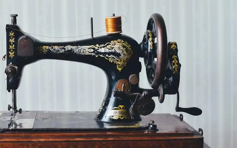 > || 更新时间:2019-01-11 颜色分 黄色 关键词:  复古 缝纫机 复古