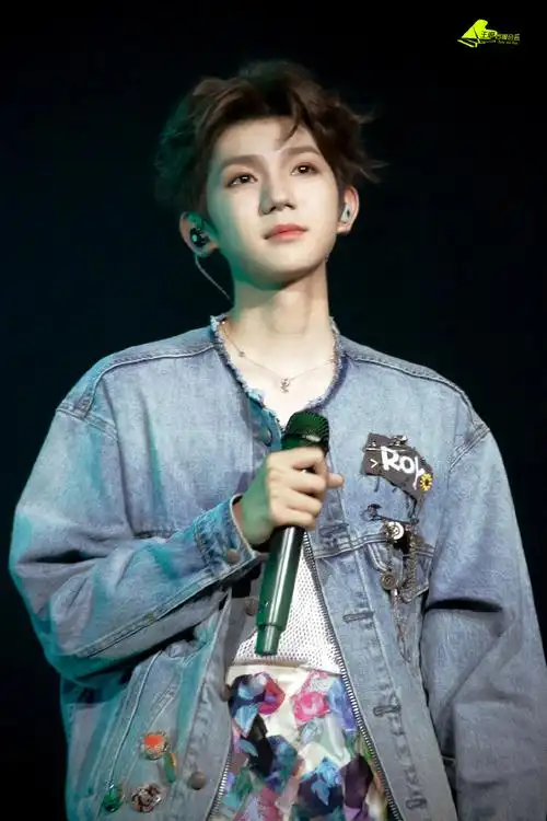 王源说巡演是最喜欢的工作##王源客厅狂欢巡演