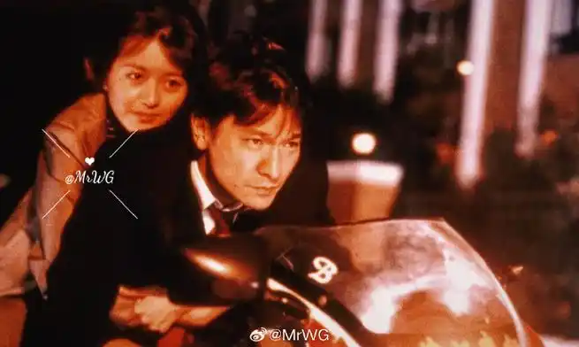 刘德华领衔,王晶导演【龙在江湖】,至今hk首映26周年,染了金发,绘上鹰