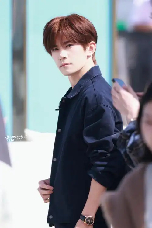 yyqx 四字弟弟#    大步快跑939969♂15@tfboys-易烊千玺