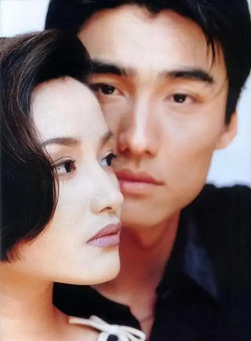 胡兵和瞿颖至今已经相识了30年,胡兵也曾在公开场合多次表白过瞿颖,不