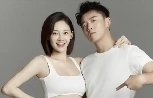 苗苗晒近照欲澄三胎传言,却遭亲妹打脸,郑恺凌晨现身聚会楼苏芒