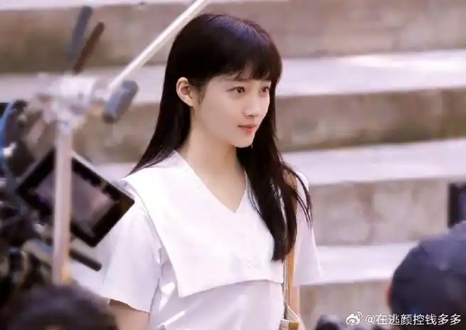 关晓彤有刘海vs没刘海#关晓彤有刘海看起来就很女大学生有点嫩牡哪