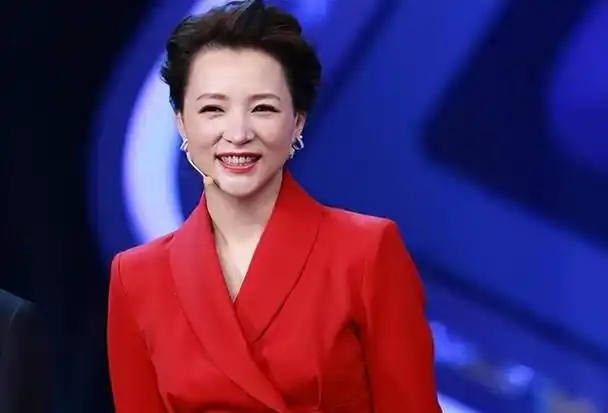 董卿说:一瞬间的情绪,一瞬间的脾气,只能是一瞬间|苏格拉底|内心深处