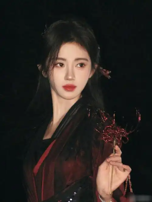 鞠婧祎舞台妆容是自己画的##鞠婧祎自己化妆