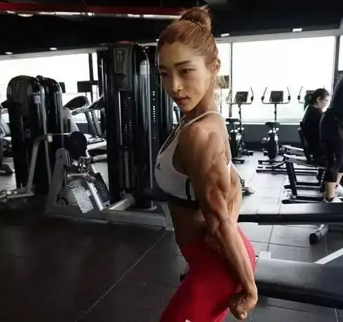 谁说女子不如男韩国肌肉女王虐到你怀疑人生