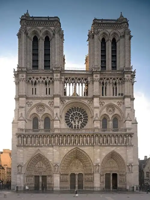 历时4年,耗资70亿,巴黎圣母院终于要修好了……_世纪_工程_古建筑