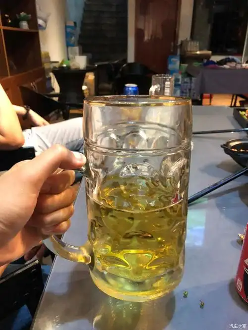 晚在当找个方喝酒看世界杯
