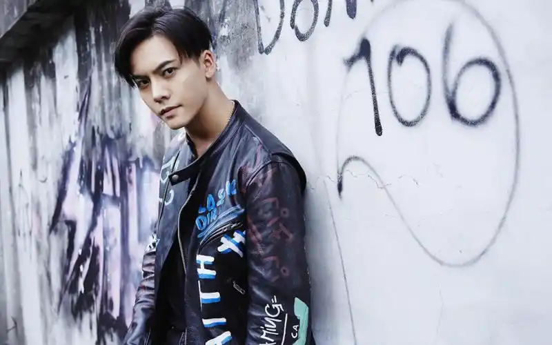 人气偶像陈伟霆时尚帅气写真图片桌面壁纸