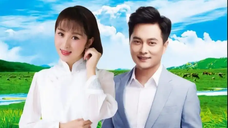 云飞老婆真是不安分,夫妻对唱《好想好想》,郭津彤颜值逆天!