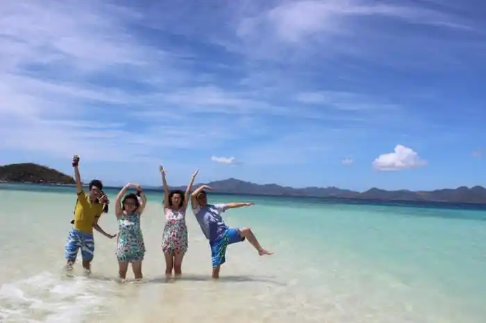 我们四人组成了love,不管你们信不信,反正我是信了