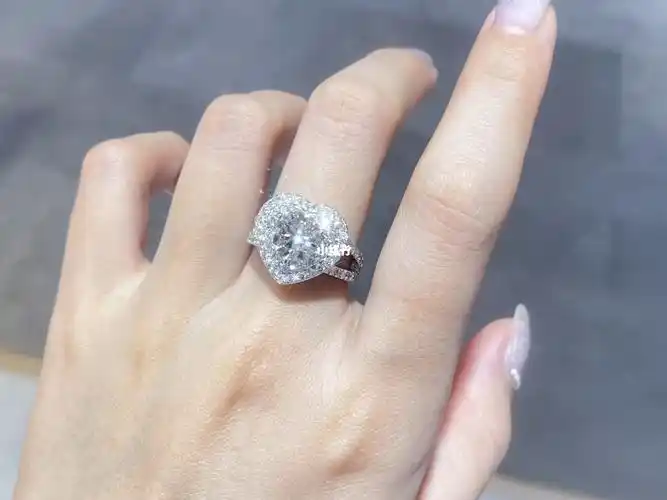 超级豪华2克拉钻戒