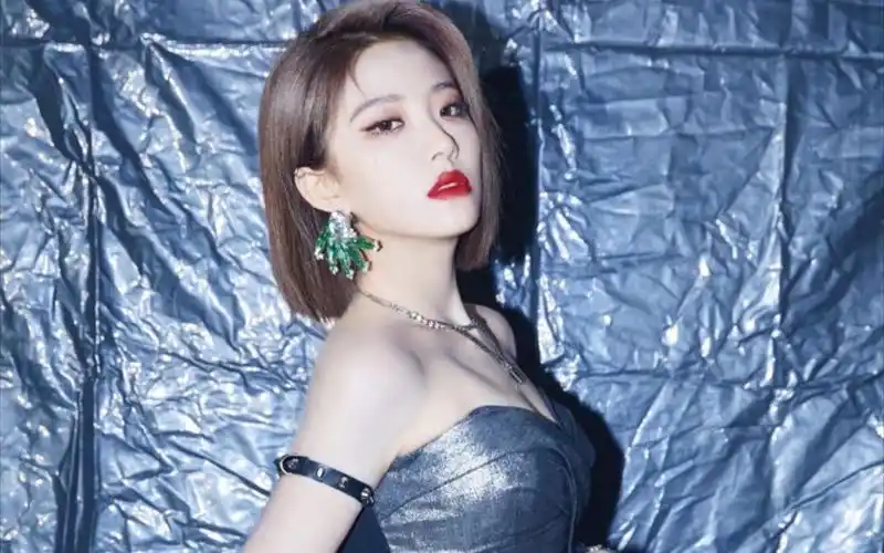 喻言青春有你3dumbdumbdumbbomb舞台王者喻言