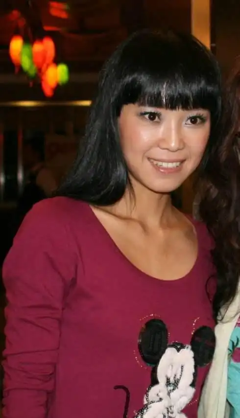 她是《爱是你我》里的女声,曾在刀郎家住10年,云朵这些年去哪了_腾讯